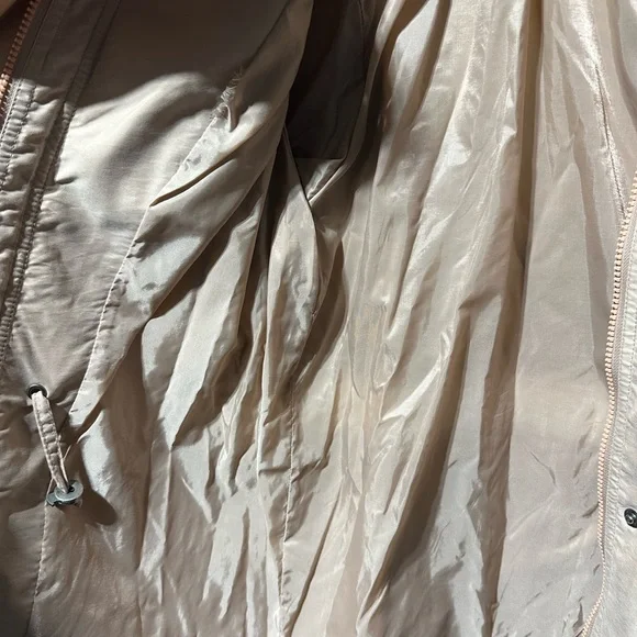 Vintage London Fog Women's Y2K Beige Trench Coat - Picture 7 of 7